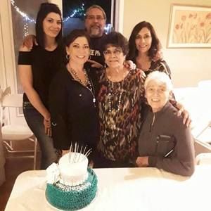 Meet your Posher, Esperanza